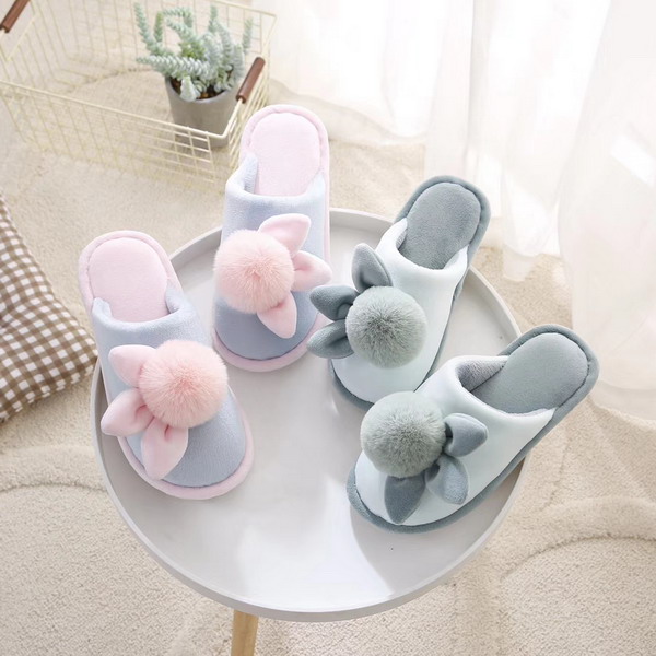 Women's Warm Slippers With Flower Decoration