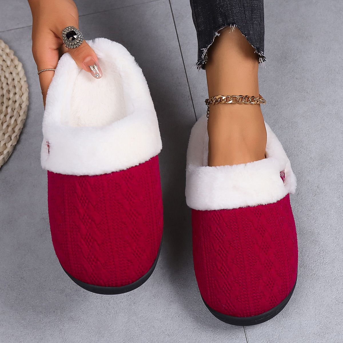 Women's Warm Slippers With Button Decoration