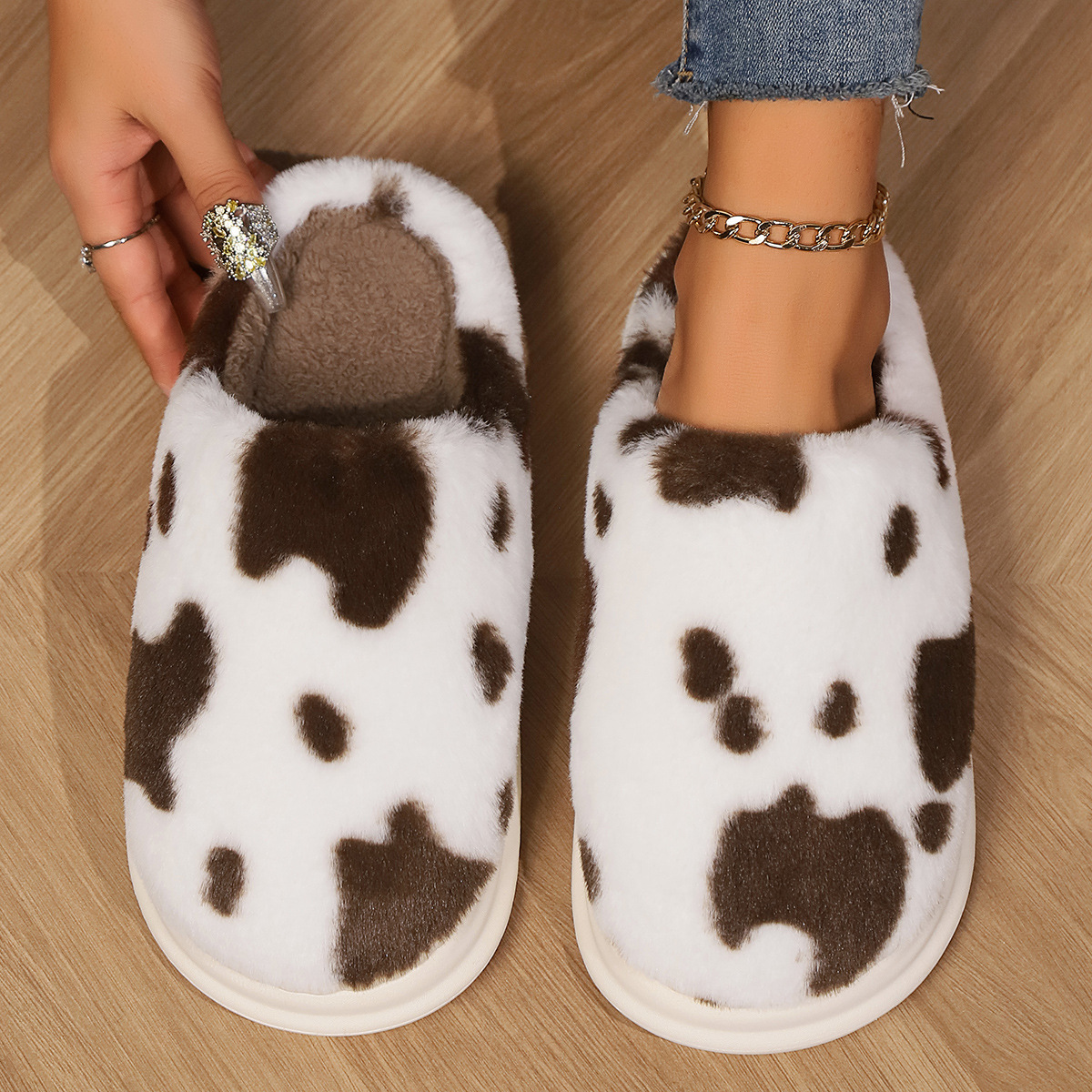 Men's Warm Slippers With Cow Design