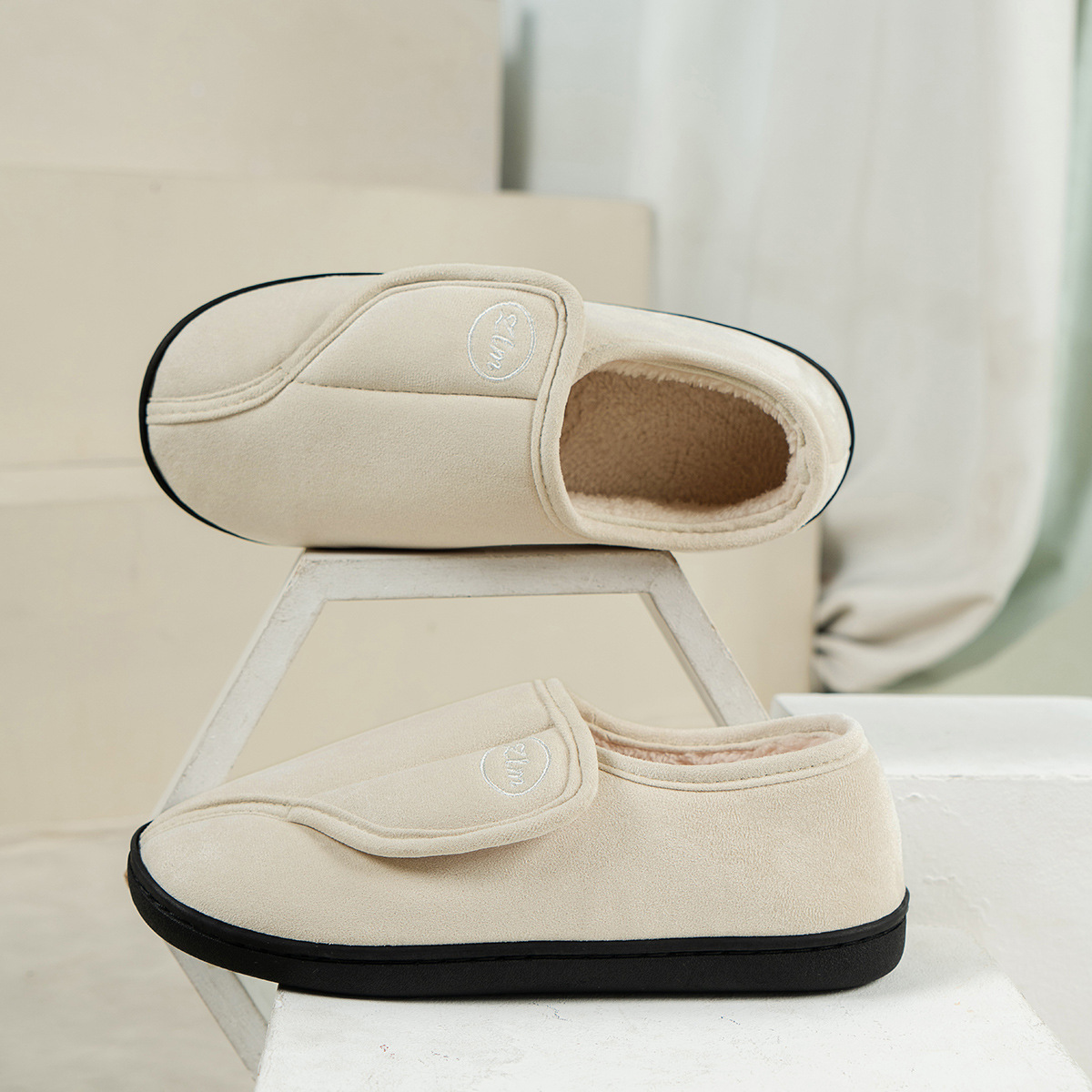 Close Up Adjustable Slippers For Women