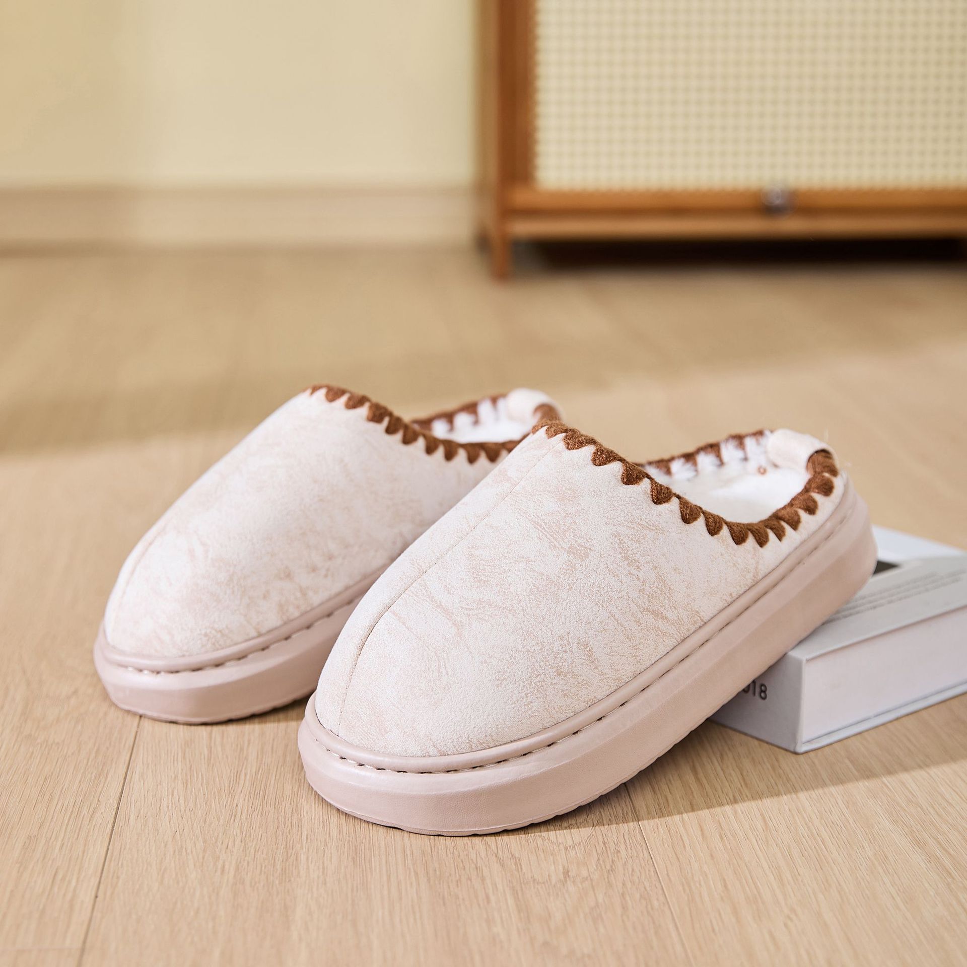 Fashion Women's Warm Slippers Winter Snow Boots With Decor Collar