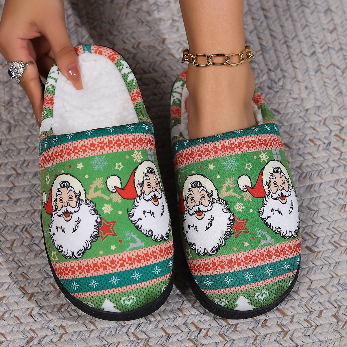 Christmas Warm Slippers With Xmas Elements Printed Upper Plush Inside
