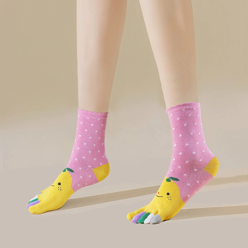 Smile Design Mid Calf Five-toe Sports Socks Silicone Non-Slip Yoga Socks Breathable Pilates Socks In Gym
