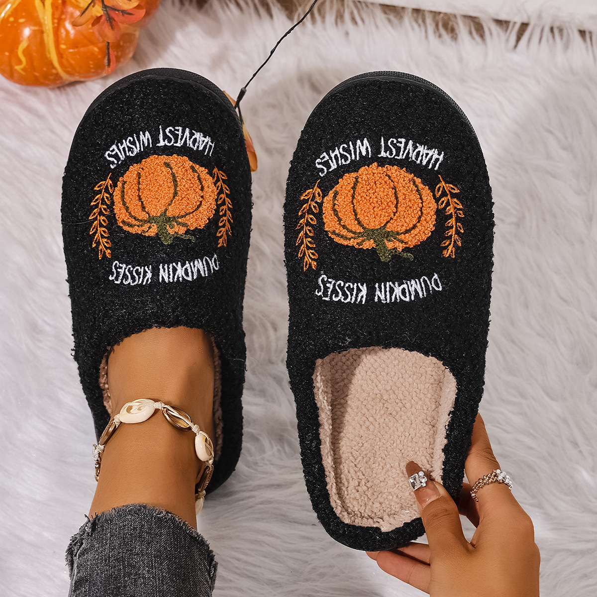 Promotion Plush Warm Slippers Halloween Pumpkin Design Cotton Comfortable Festive Slipper for House Floor